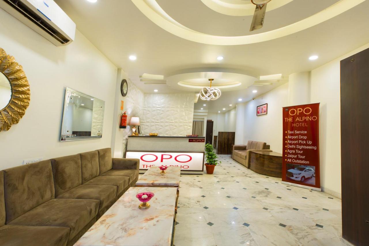 The Alpino Hotel New Delhi Exterior photo